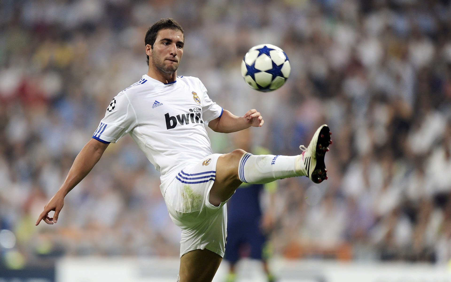 _夜空灯光跑：在星辰点缀下奔跑_，星空夜光灯图片大全